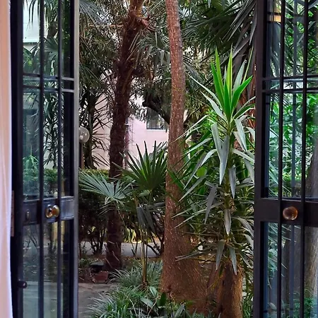 Romantic Silent Garden * Ρώμη