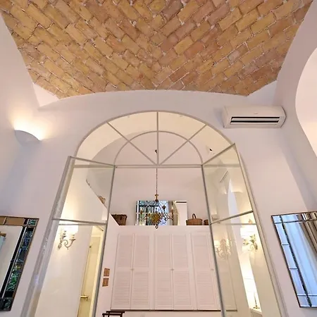 Romantic Silent Garden Apartment Rome