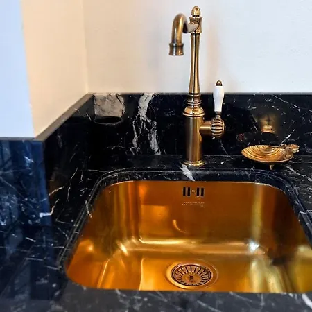 Romantic Silent Garden * Roma